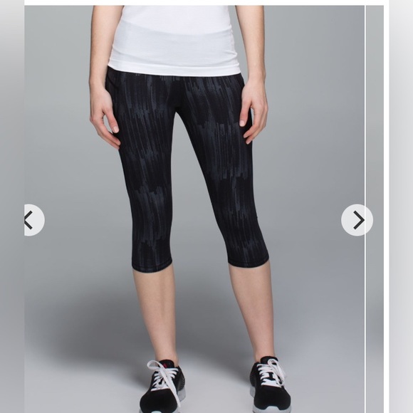 Lululemon Run: Top Speed Crop Size 6 - Picture 2 of 7